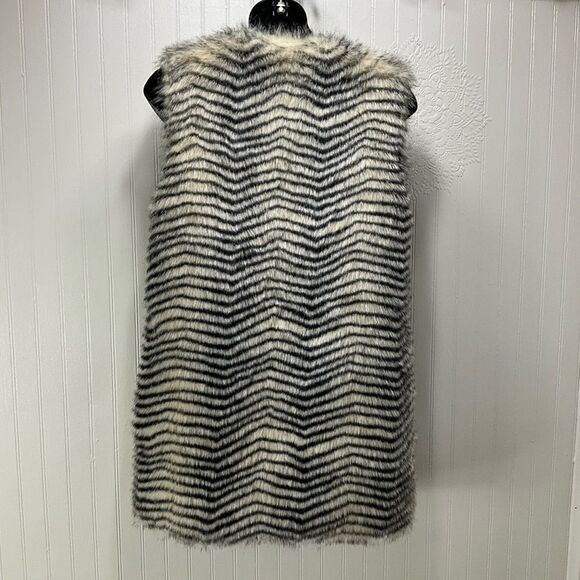 BETSEY JOHNSON Zebra Faux Fur Vest - Picture 3 of 5